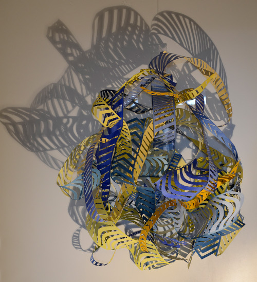 Cut in Relief- Frei schwebend
